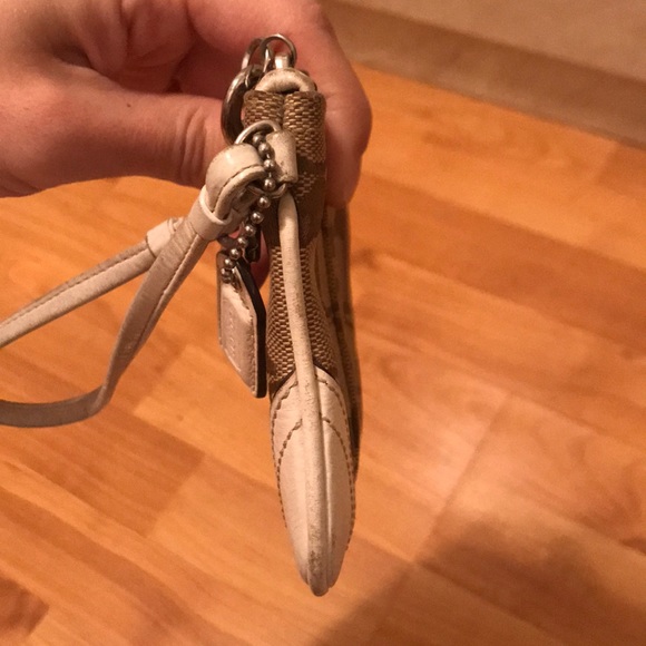 Coach - Picture 7 of 8